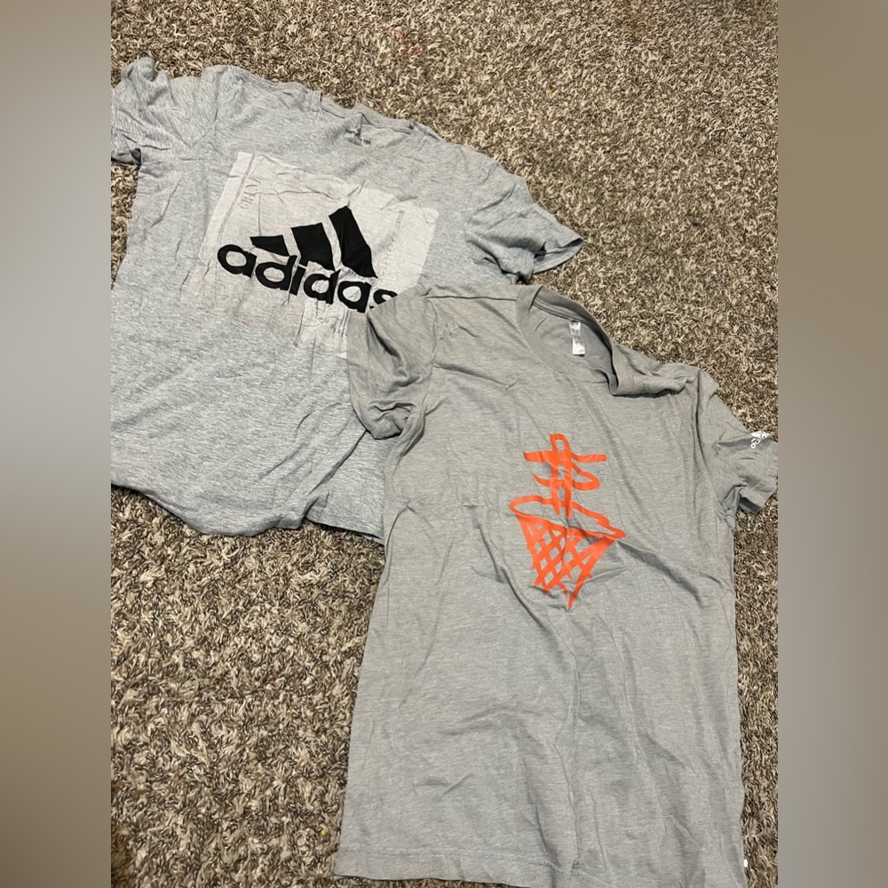 Men Adidas shirt (size M)